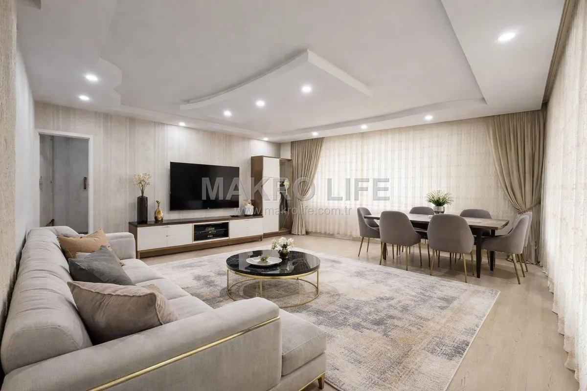 50 MT LİK YOLDA 4+1 LÜX DAİRE