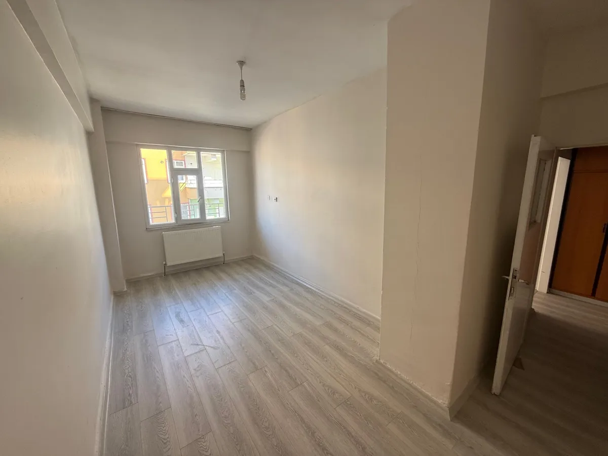 HUZUREVLERİ KELEBEK FIRIN CİVARI 2+1 SATILIK DAİRE