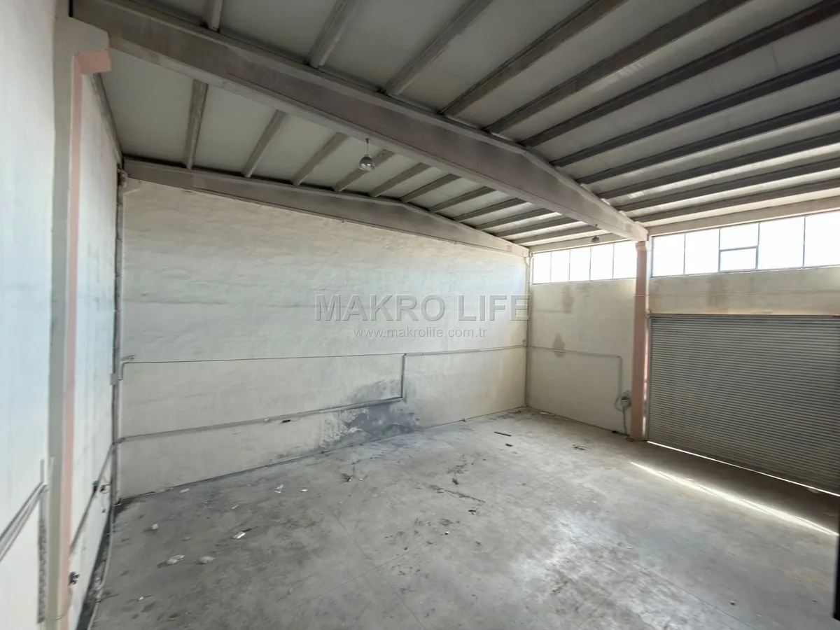MEGA SANAYİDE KİRALIK 800MT DÜKKAN