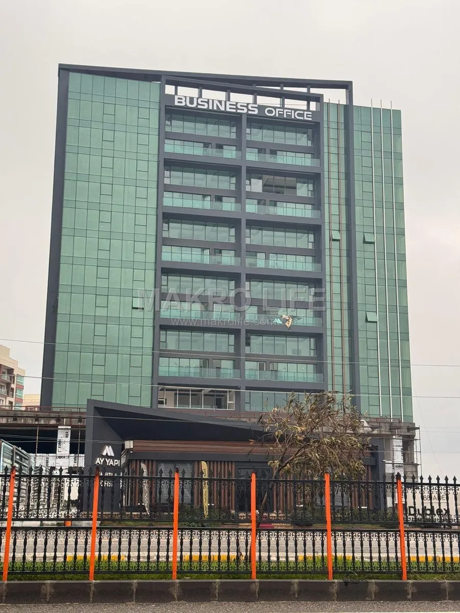FORUM AVM KARŞISI AY YAPIDA CADDE ÜSTÜ SATILIK 3+1 KÖŞE OFİS