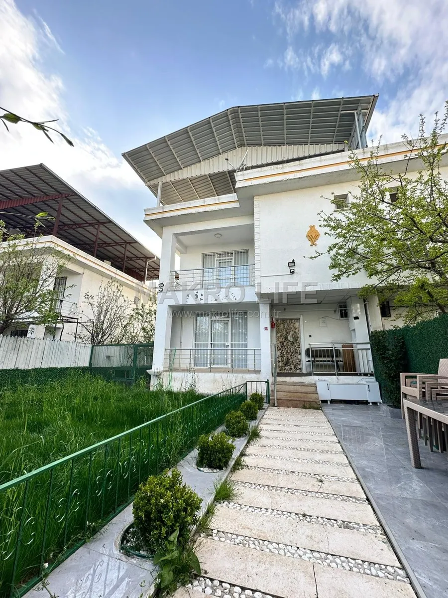 ACİL KİRALIK! BAĞCILAR TOPTANCILAR CİVARINDA LÜKS 4+1 VİLLA